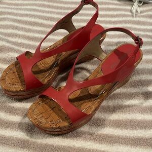 Donald Pliner Strappy Wedge Sandal / SZ 8 Color is more of a Coral/red